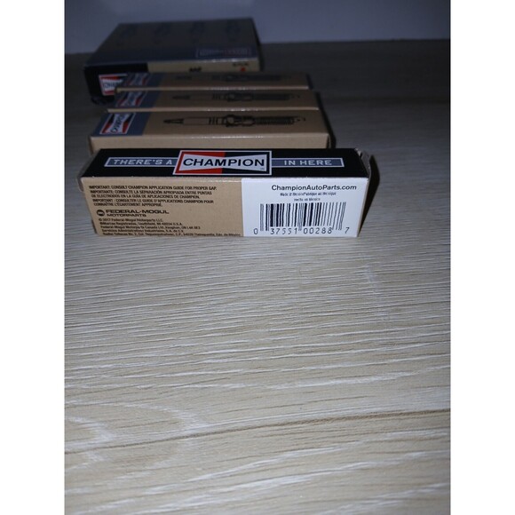 Set Of 4 Champion Copper Plus Spark Plugs 835 UL81C Federal-Mogul 2017 New - Picture 6 of 16